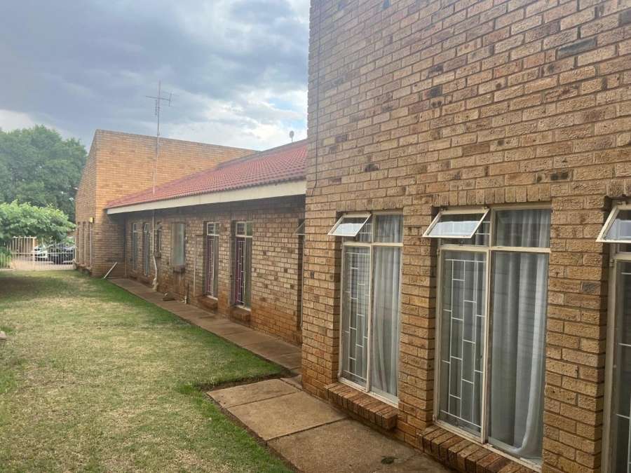5 Bedroom Property for Sale in Potchefstroom South North West